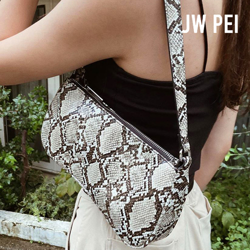 JW PEI 쥬페이 바게트백 에바 뱀 패턴 숄더백 비건 친환경 가죽 가방